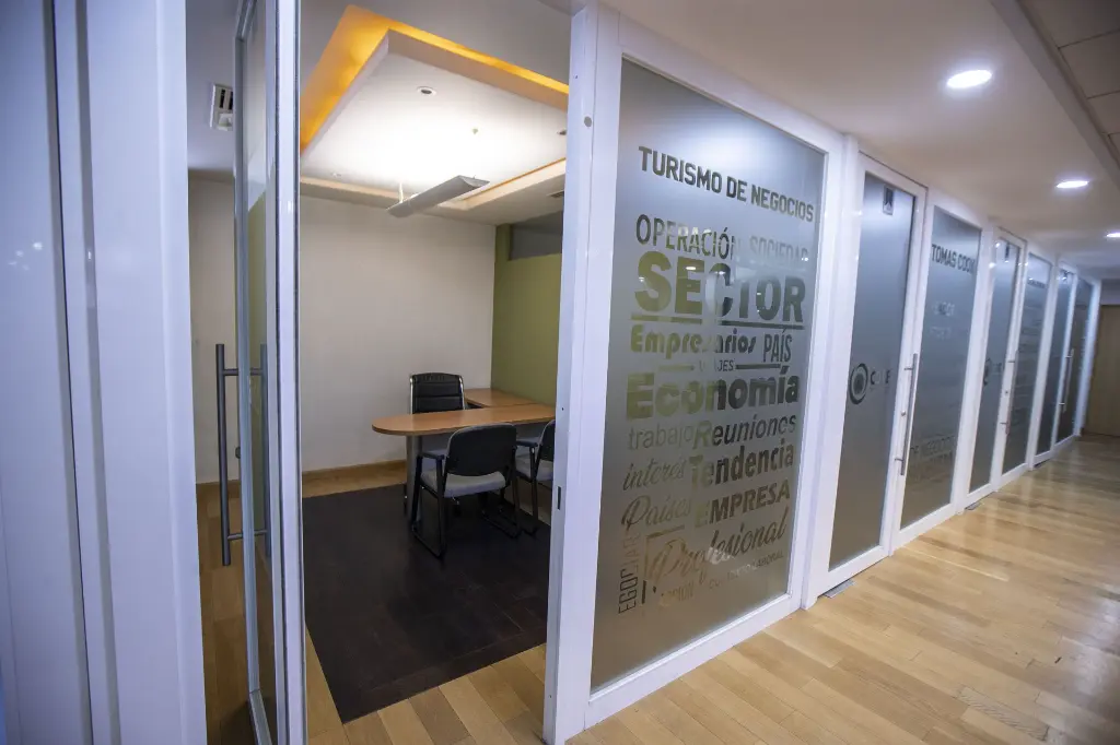 250703 MP PISO 2 EN RENTA ( OFICINA F).webp